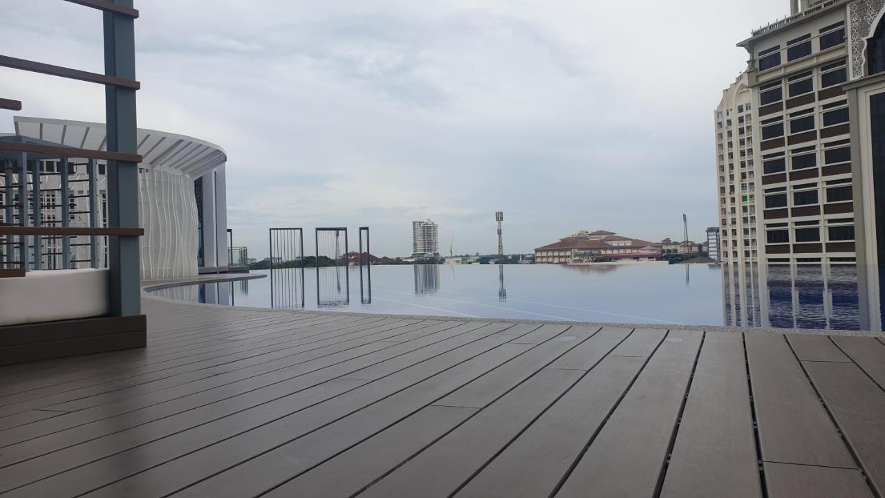 Prestige Troika Luxury Stay Kota Bharu Exterior foto